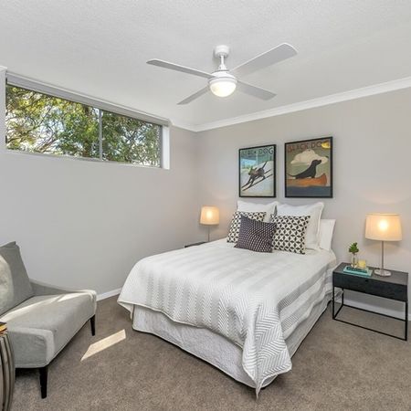 2 bedrooms 2 Baths on level 1 - Photo 3