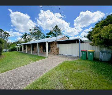 10 Emerald Drive, Regents Park, Qld 4118 - Photo 2