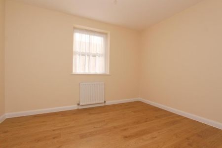 2 bedroom maisonette to rent - Photo 3