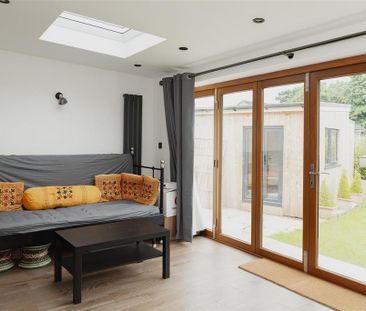 3 bedroom semi-detached house to rent - Photo 4