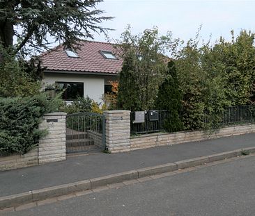 Dachgeschosswohnung mit Blick ins Grüne - Foto 2