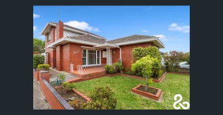 Original Gem with Separate Studio or Office space! - Photo 2