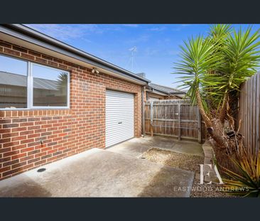 2/63 Oakwood Crescent, Waurn Ponds, Vic 3216 - Photo 1