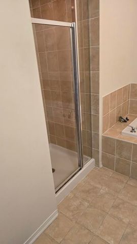 For Lease - 106 Bonnie Braes Drive, Brampton, Ontario - Photo 5