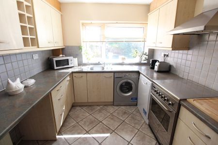 3 Bed Semi Detached Lindrick Drive Leicester LE5 - Ace Properties - Photo 3