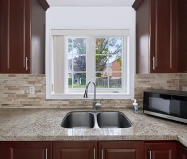 For Lease - 198 Dean Burton Lane, Newmarket, Ontario - Photo 6
