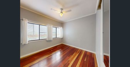 Stunning Family Home with City Views 4 Bedrooms + Pool + Prime Wavell Heights Location - Photo 5