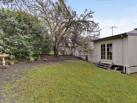 3-Bedroom Classic Colonial - Reduced Rent with Driveway Access Condition - Photo 5