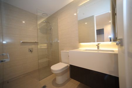 Convenient Location - Photo 4