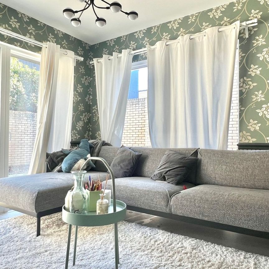 3 Bed Terraced House, Coopers Lane, E20 - Photo 1