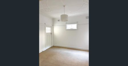 Art Deco Ground floor with Sunroom and Garden access - Photo 2