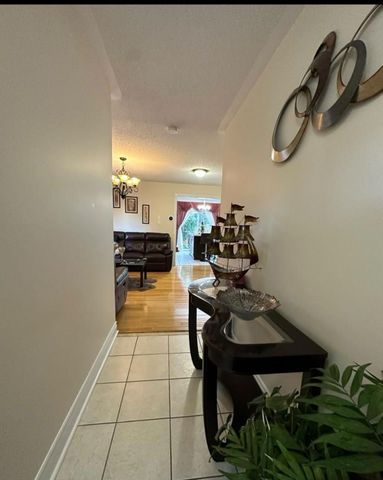 For Lease - 22 Waterdale Road Unit# Upper, Brampton, Ontario - Photo 5