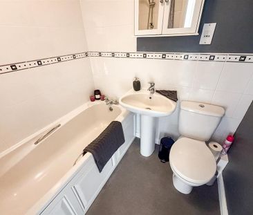 2 bedroom terraced house to rent - Photo 3