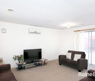 4 Shearer Place, Roxburgh Park, VIC 3064 - Photo 3