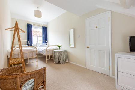 3 bedroom terraced house to rent - Photo 5