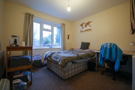 214 Dawlish Road - Photo 4