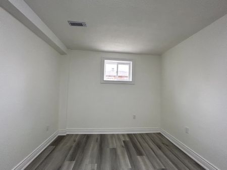 For Lease - 78 Parkdene Court, Toronto, Ontario - Photo 3