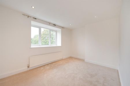 Fairhazel Gardens, South Hampstead, London - Photo 3