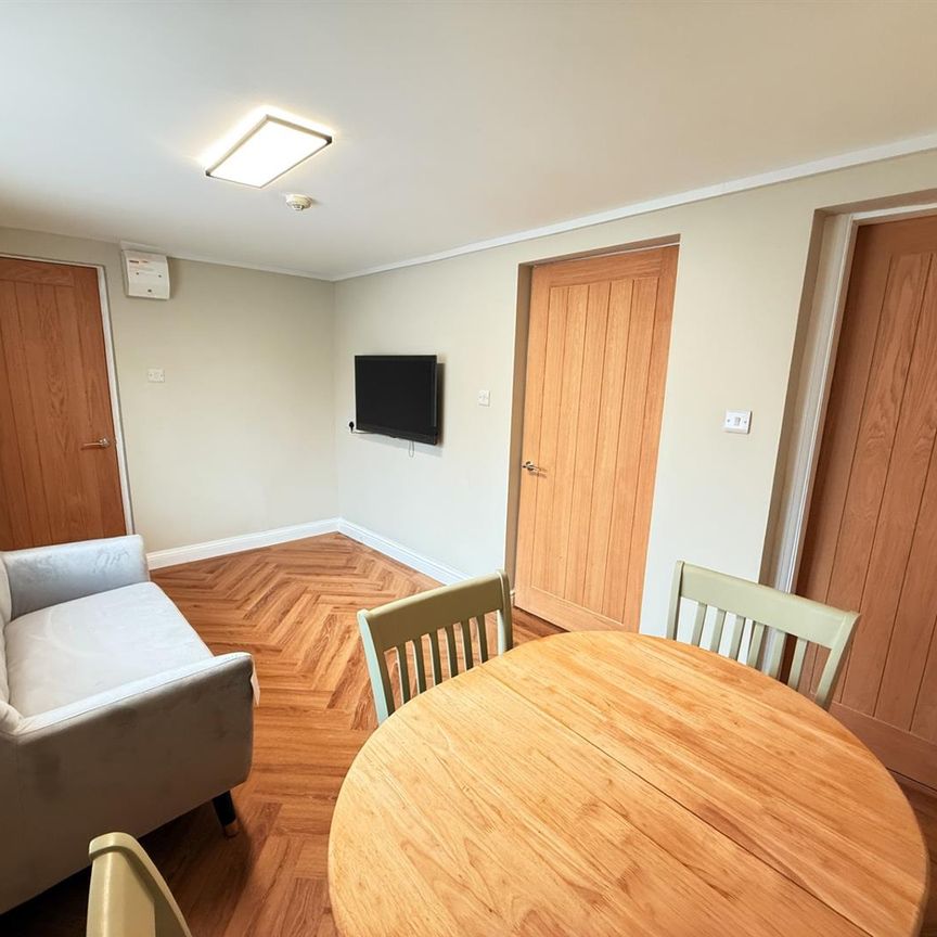 Flat C, 51 Holyhead Road - Photo 1