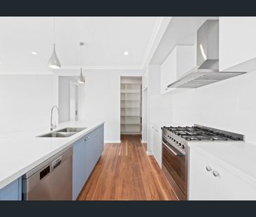 Glorious in Glenhaven - Photo 6