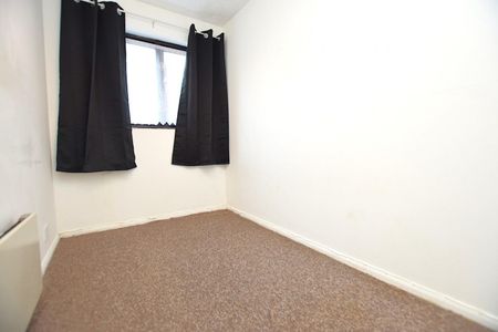 Capstan Close, Chadwell Heath, RM6 - Photo 3