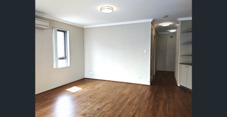 Welcome to this light-filled top-floor unit, set in a boutique block of just six. - Photo 2