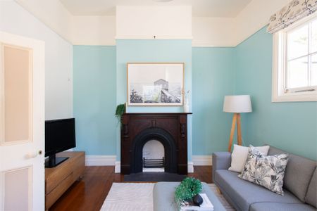 Enjoy the experience, Living Here - Photo 2