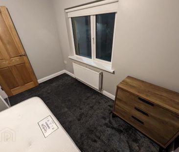 12 Kilburn Street, Belfast South, Belfast, BT12 6JS - Photo 4