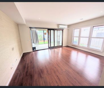 The Entertainers Place! - Photo 3