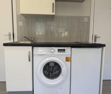 1 Bedroom Studio To Let - Photo 2