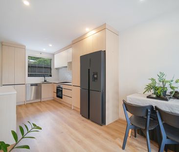 Near new town house in Birkdale - Photo 5