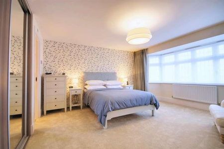 Leckhampton, GL53 - Photo 3