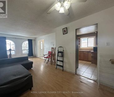 42 MONTJOY CRESCENT - Photo 1