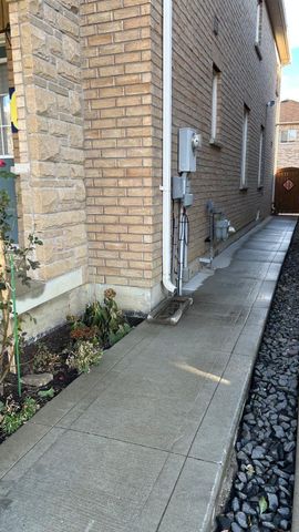 For Lease - 65 Summitgreen Crescent, Brampton, Ontario - Photo 4