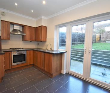 2 bedroom terraced house to rent - Photo 4