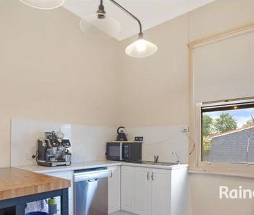 Charming Family Home - Photo 4