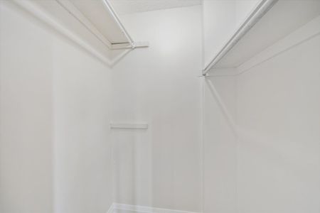 For Lease - 232 Kozlov Street, Barrie, Ontario - Photo 2