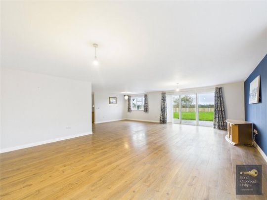 4 bedroom detached house to rent - Photo 1