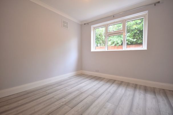 Flat to rent - Perry Street Gardens, Chislehurst, BR7 - Photo 1