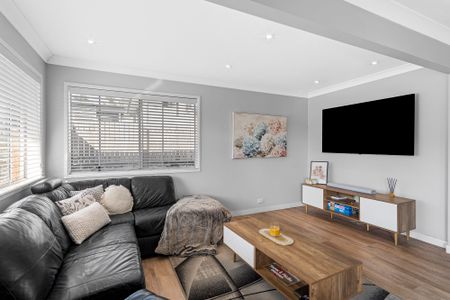 17 Laurinda Crescent, Springwood QLD 4127 - House For Rent | Domain - Photo 2