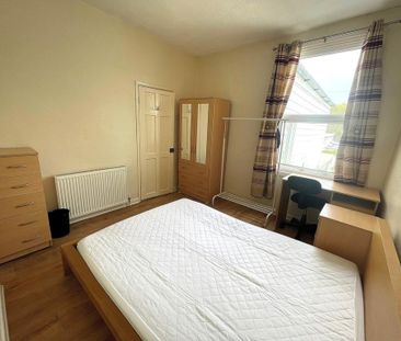 4 bedroom terraced house to rent - Photo 4