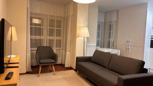 Piso de alquiler en Gijón - Cl San Bernardo, 16, Barrio del Centro - Photo 1