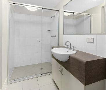 Unfurnished apartment close to the CBD. - Photo 6