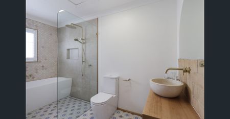 BEACHSIDE LIVING - HIGH-SET HOME IN PRIME LOCATION - Photo 4