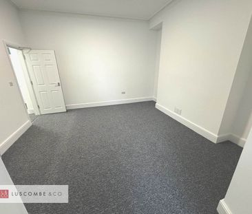 Clytha Square - Photo 2