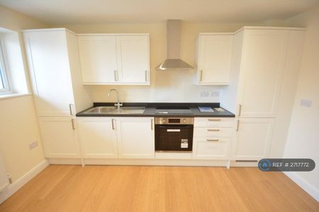 2 bedroom flat to rent - Photo 5