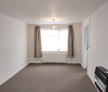 3 bedroom House To Let - Photo 2