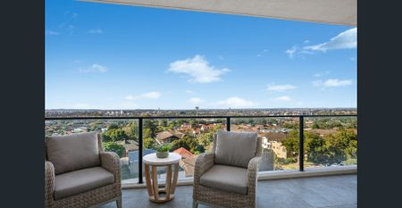 Immaculate Two Bedroom Apartment With Breathtaking Views - Photo 3