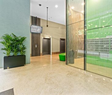 Stunning View Apartment at Prime Location (partially furnished) - Photo 6