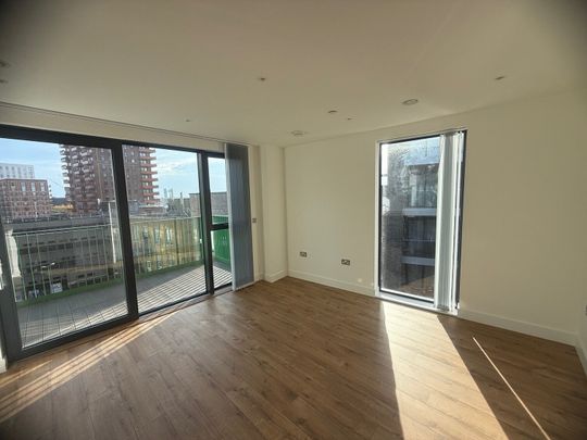 Alpini Road, London - Photo 1